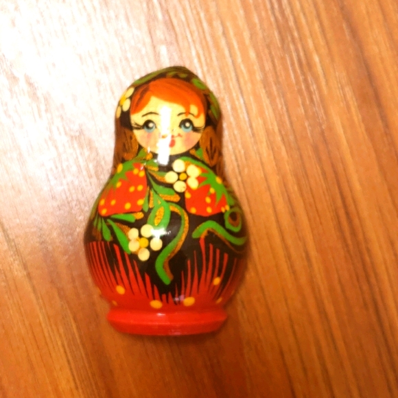 Colorful Russian doll magnet - Picture 1 of 5